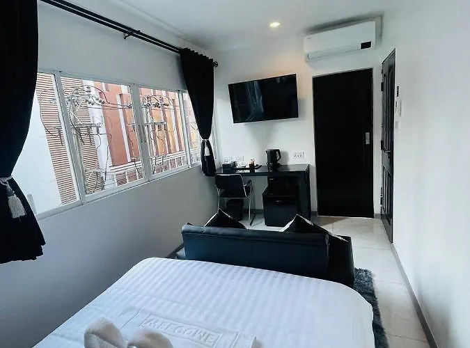 Thonglor Hotel