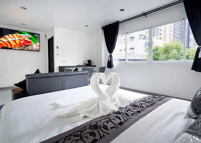 Thonglor Hotel