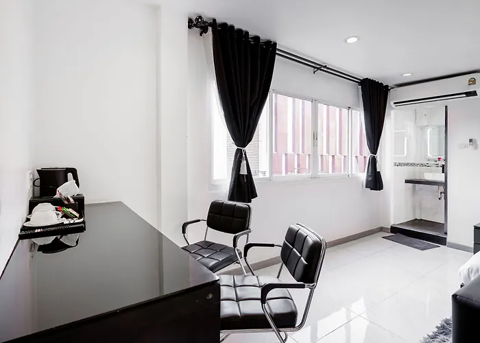 Hotel Thonglor 4*
